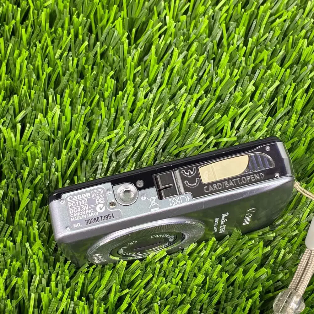 Canon PowerShot SD630 Digital ELPH Camera with Charger, Battery, and 2GB SD Card